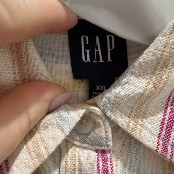 MAKE AN OFFER!   GAP Women's Multicolor Striped Button-Down Shirt - Picture 4 of 4